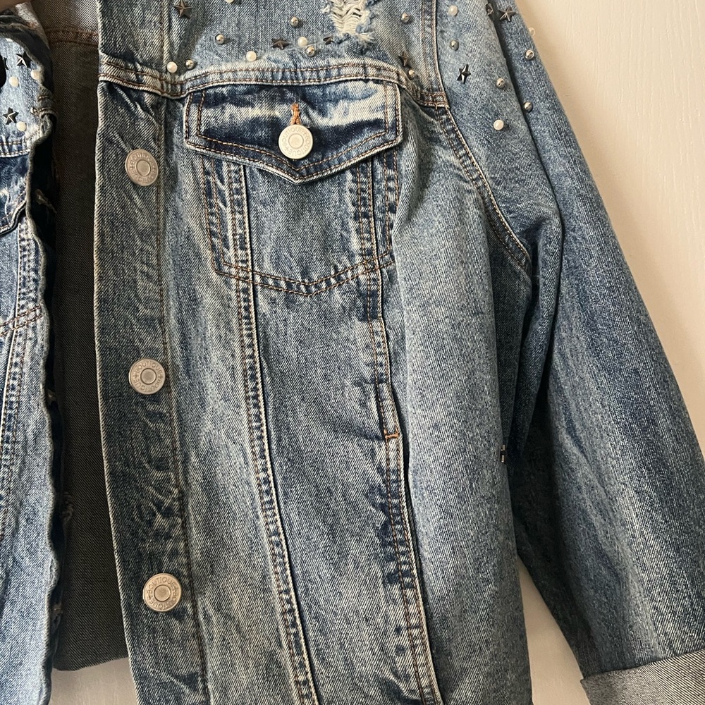 Gunmetal Star and Pearl Studded Denim Jacket 2x Boutique - Picture 6 of 16